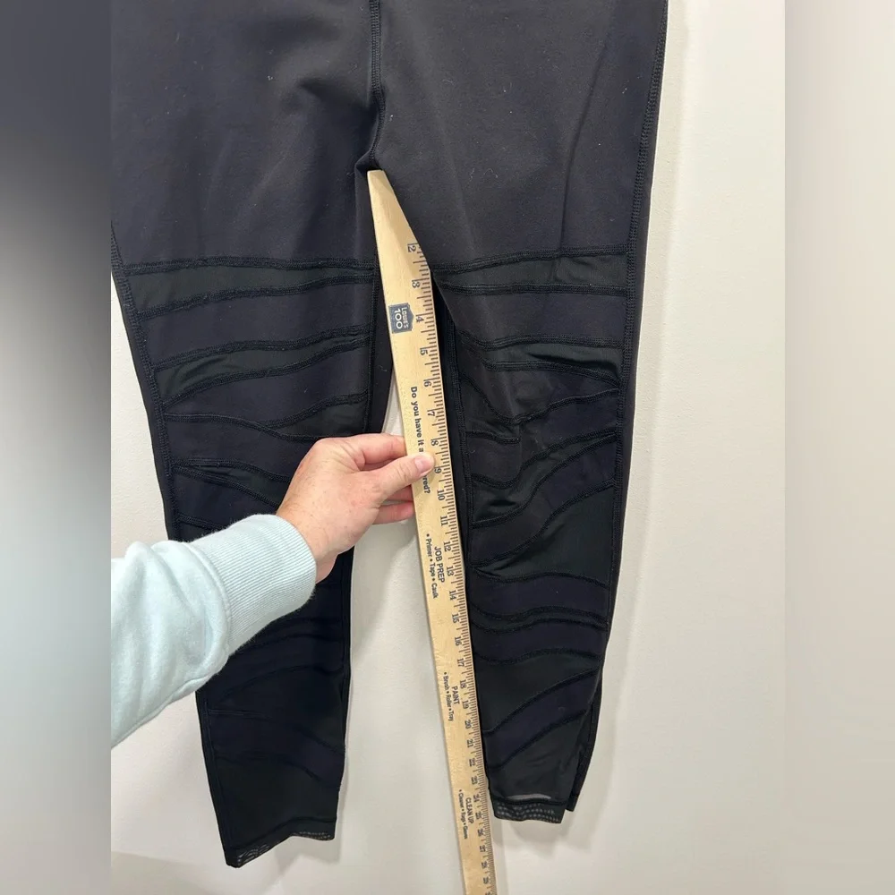 Lululemon Leggings‎ Size 6 Black Mesh Sides Yoga Gym Athleisure Stretch